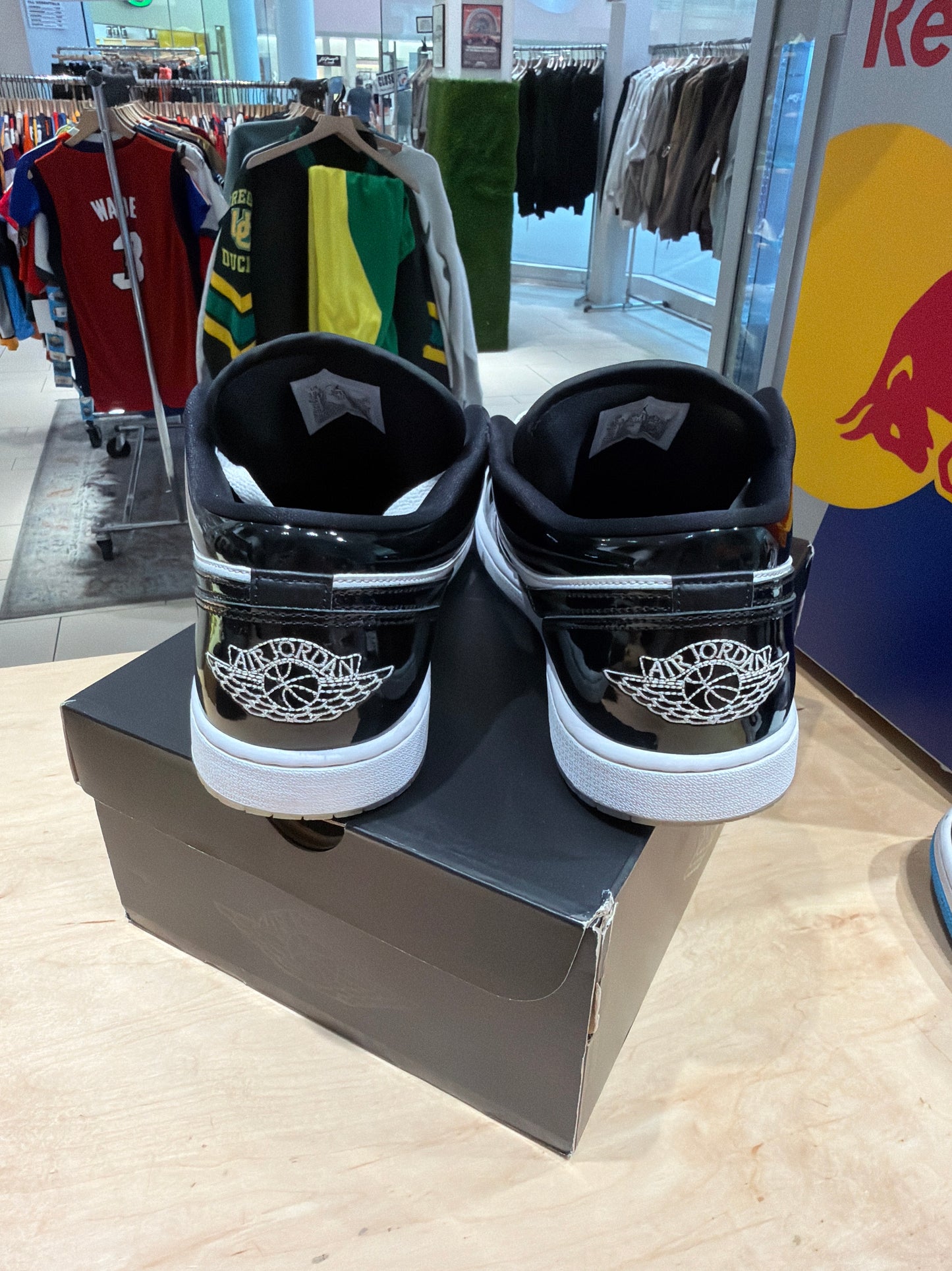 Jordan 1 Low Black & White (Size 10.5)