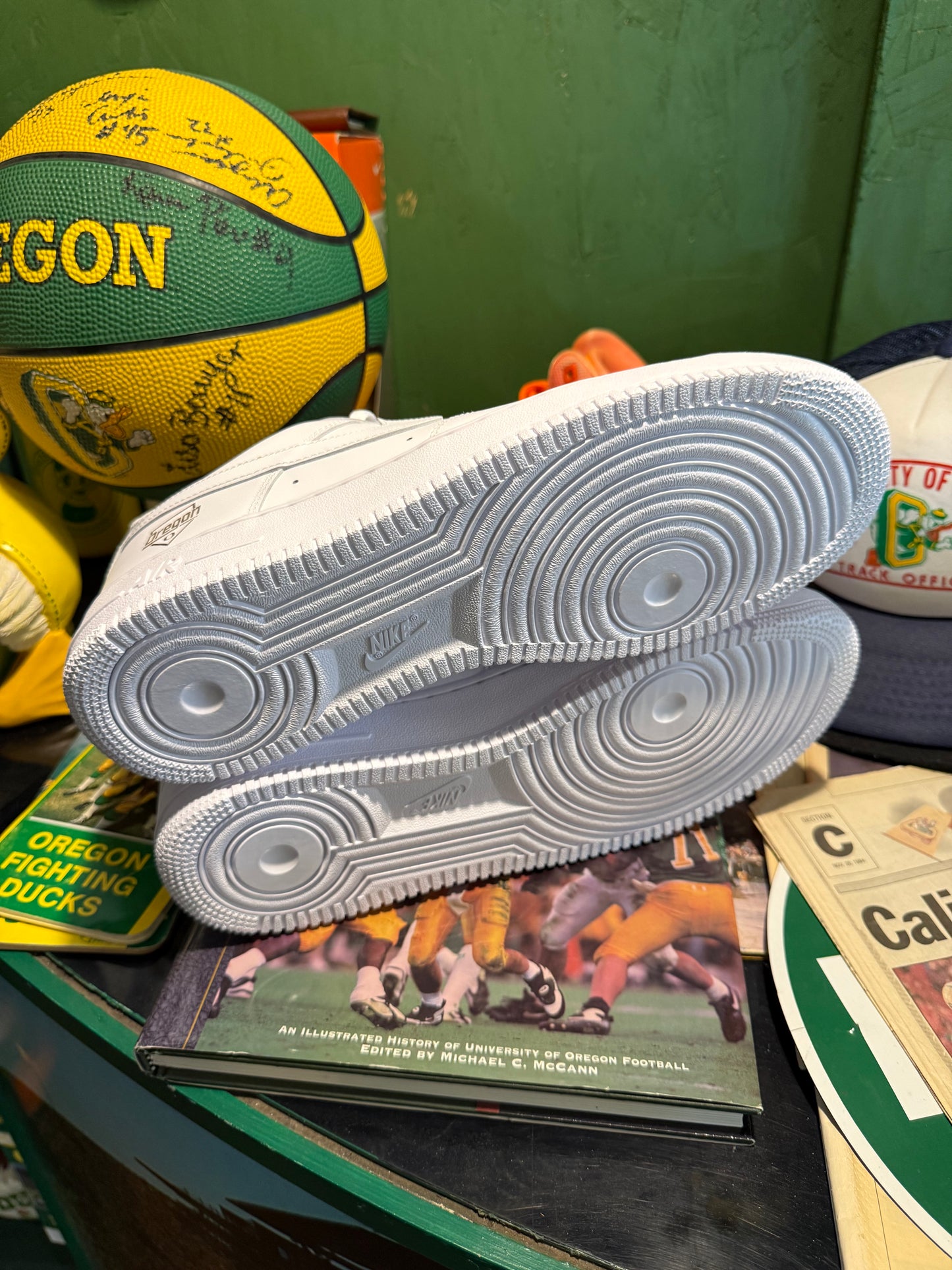 Oregon Nike Air Force 1 Baseball Team Issued Size 11.5 New