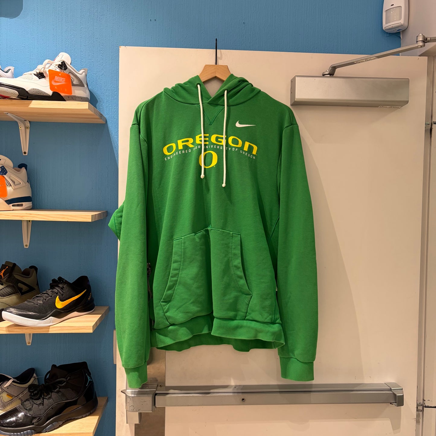 Oregon Team Issued Hoodie (XL)