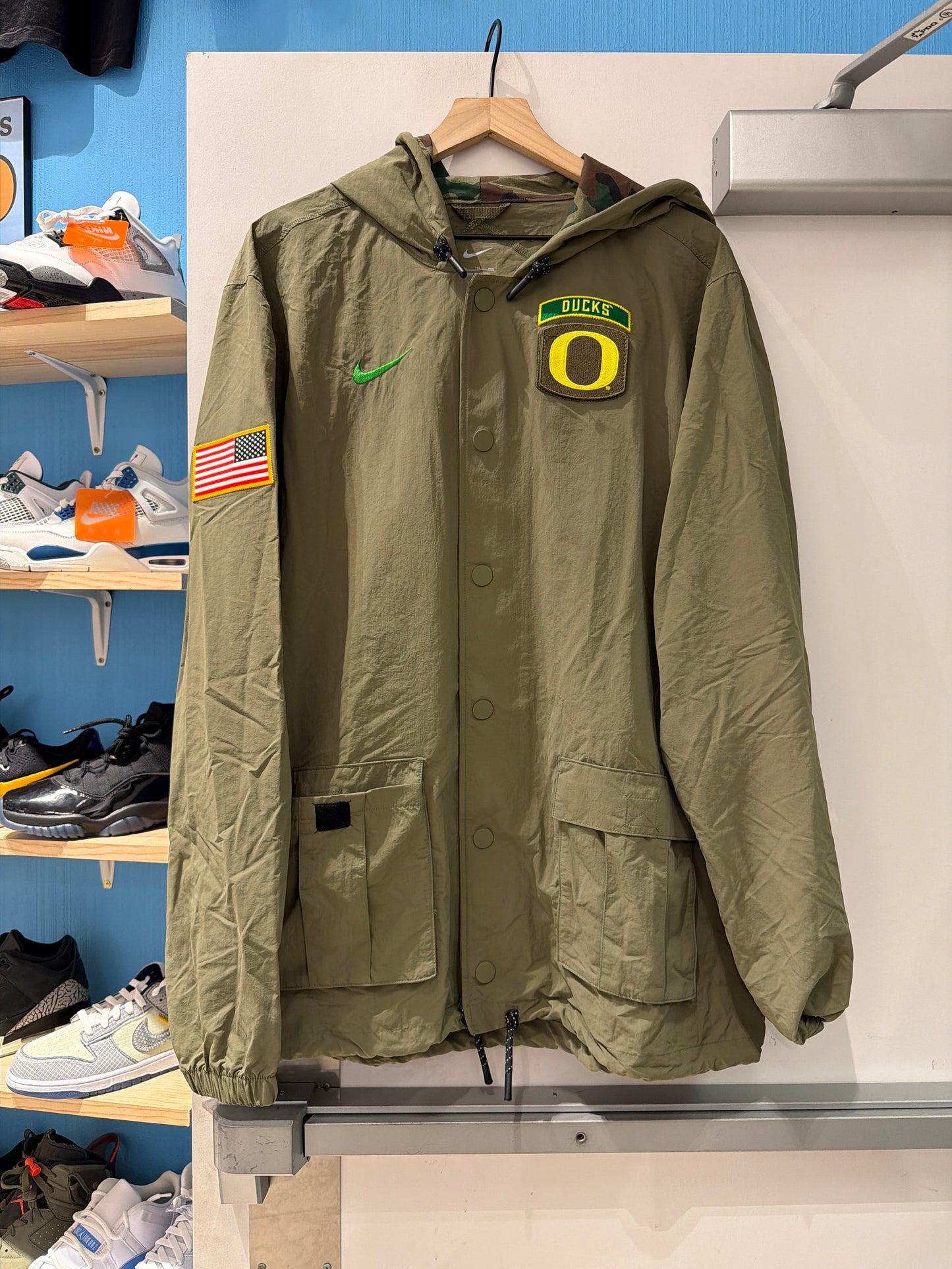 Oregon Team Issued Jacket Brand New (2XL)