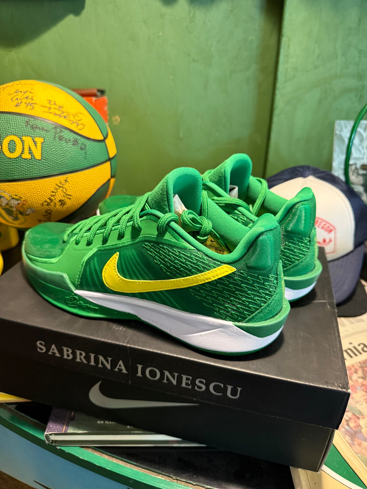 Oregon Nike Sabrina 2s Brand New Size 9.5 Men’s