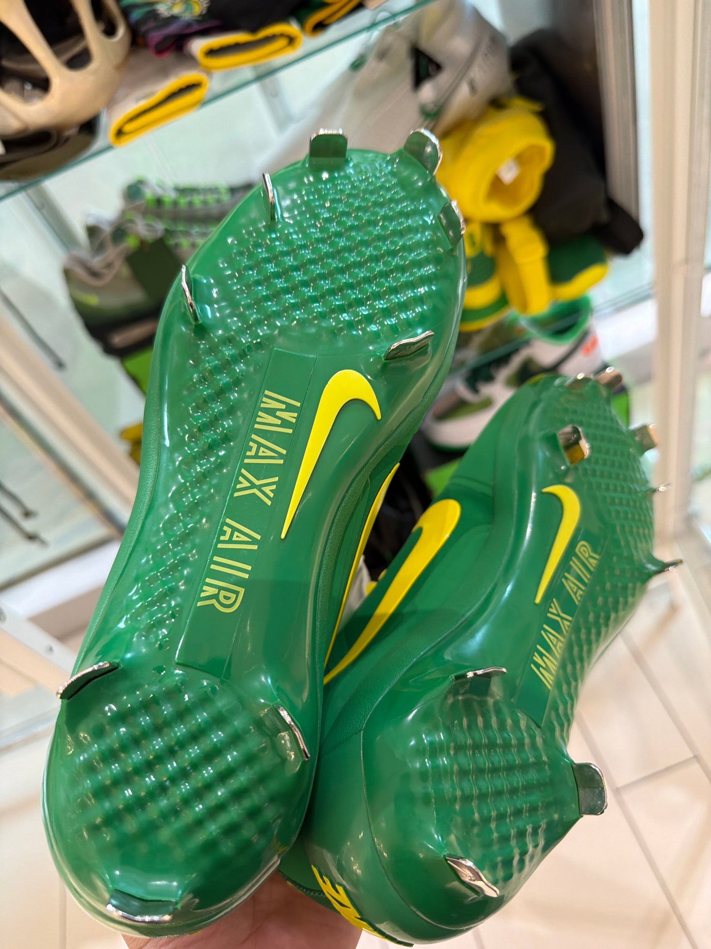 Oregon Softball Team Issued Cleats (6.5) New no box