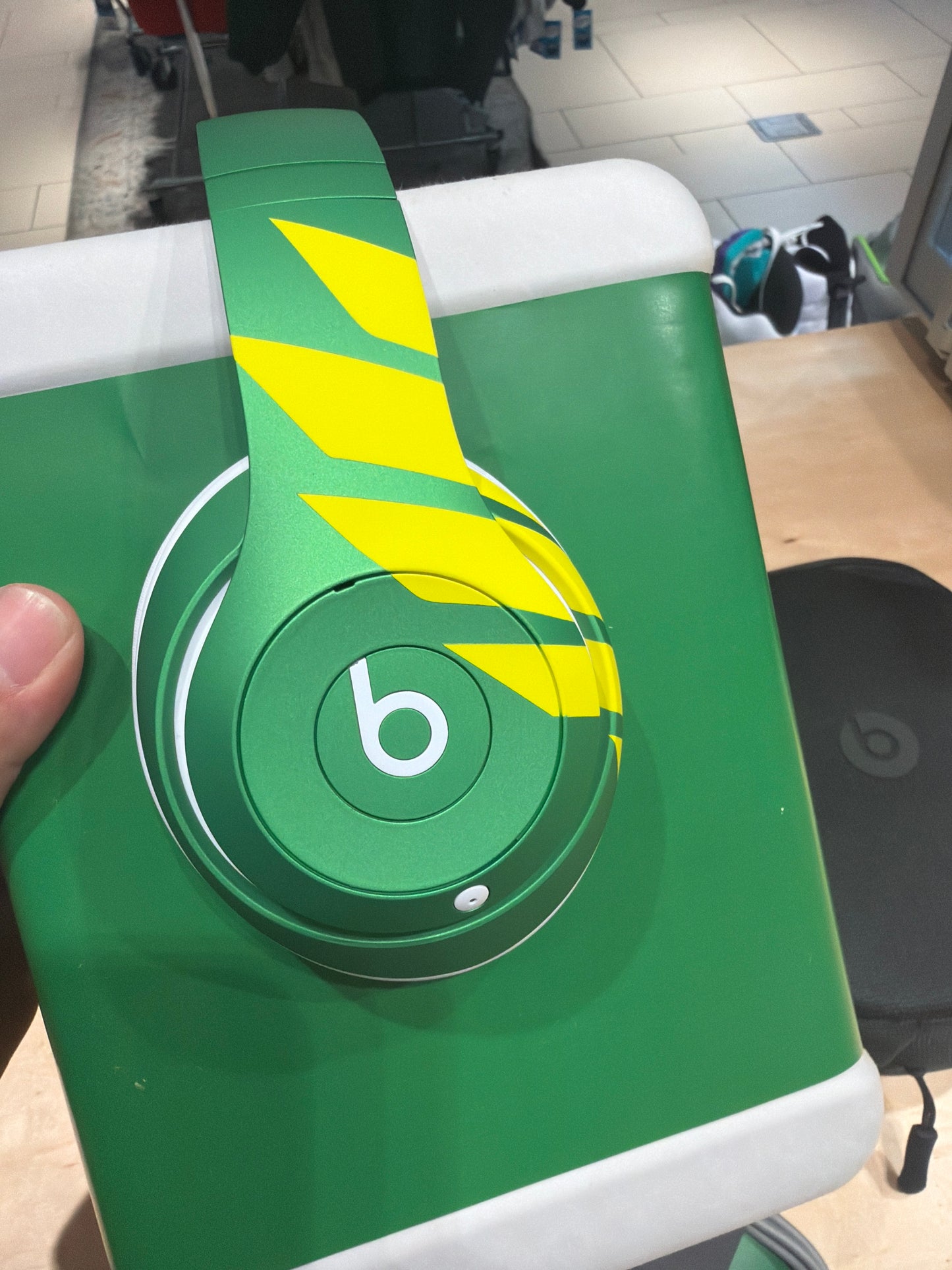 Oregon Beats by Dre Headphones Team Issued Rare (Brand New)