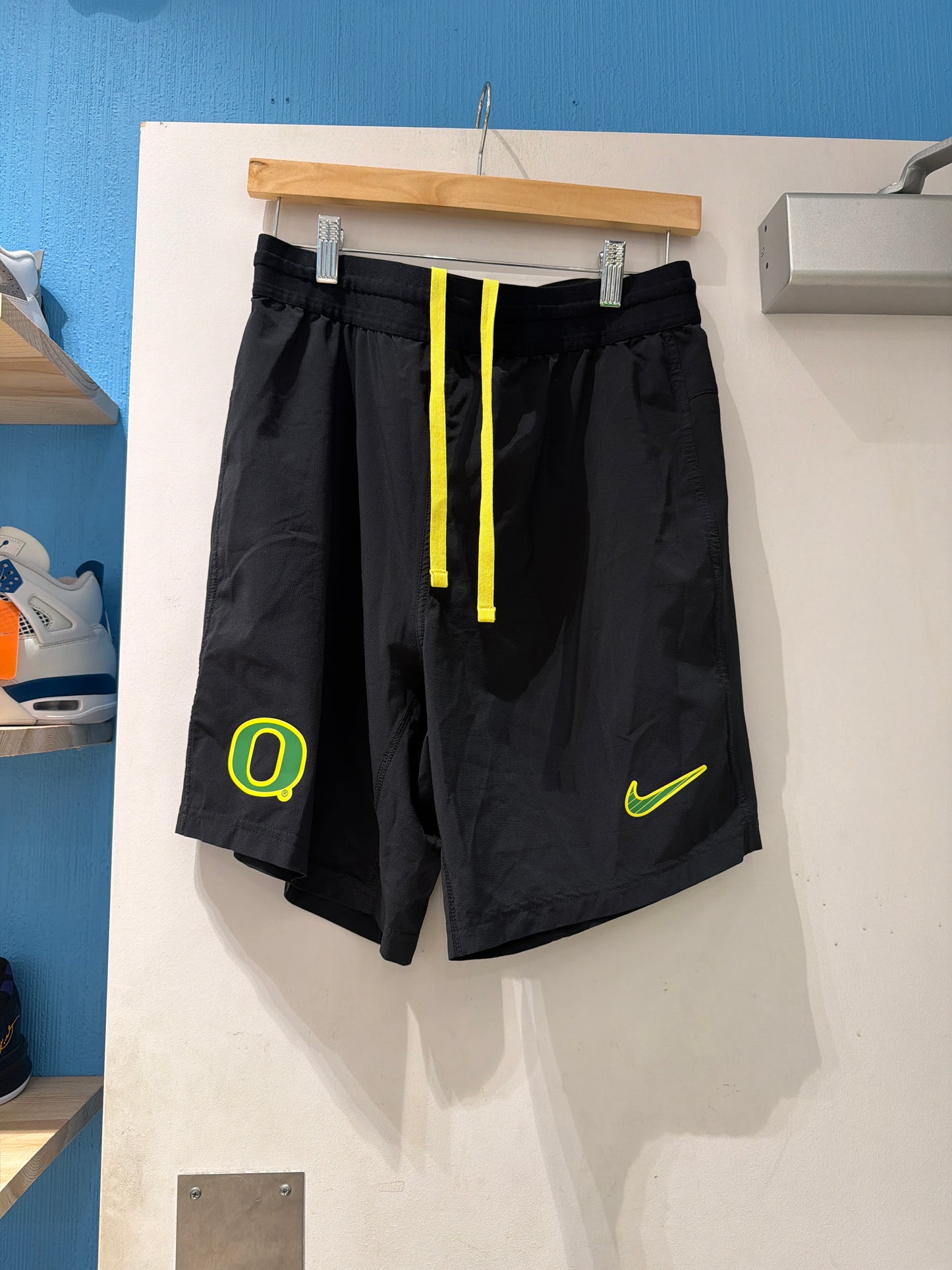 Oregon Team Issued Shorts (L)