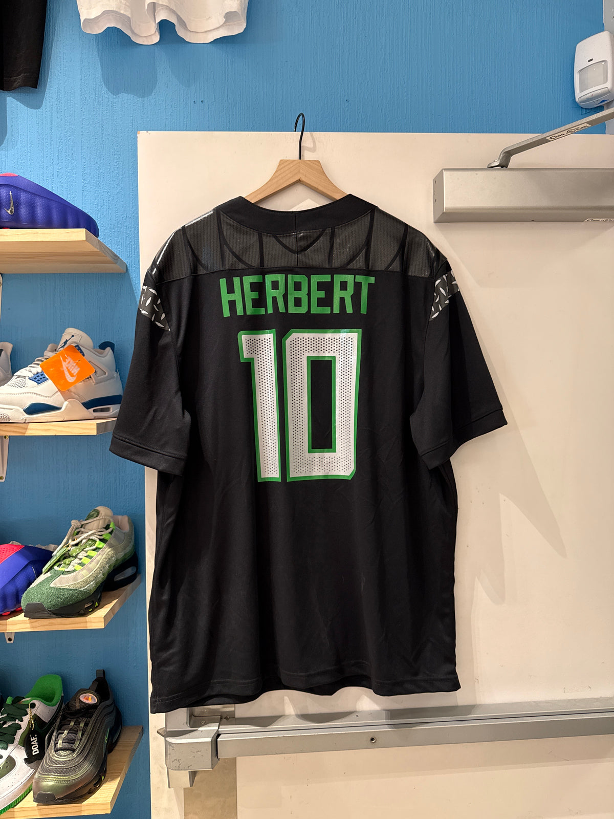 Oregon Ducks Herbert Jersey #10 (XL)