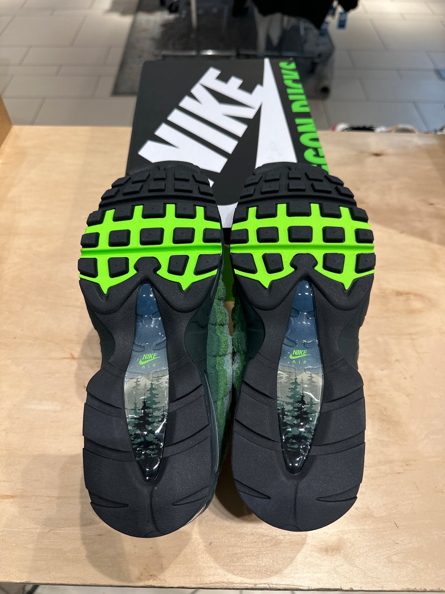 Nike Air Max 95 Woods (7.5 / 9W) New