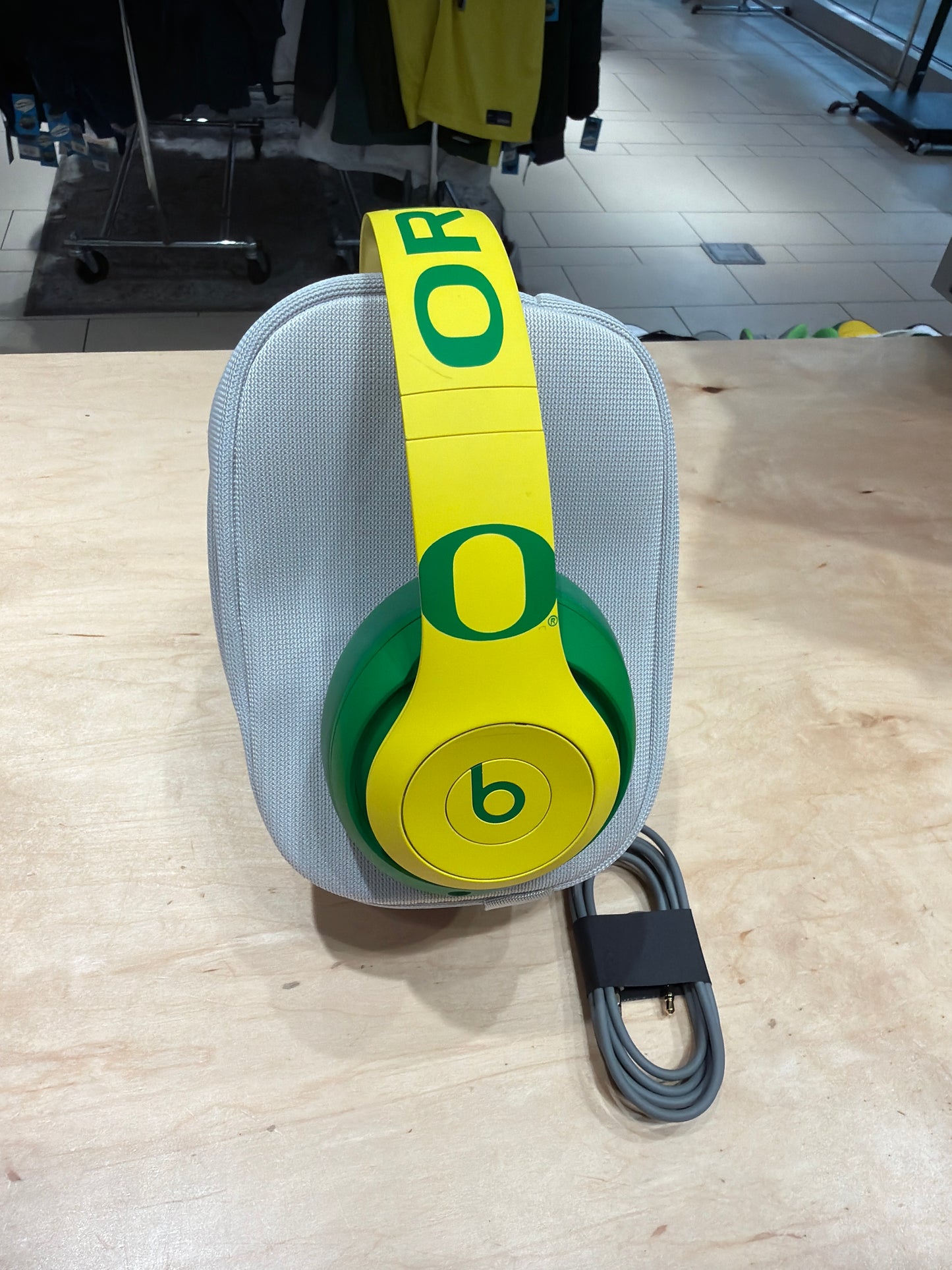 Oregon Team Issued Beats Headphones No Box