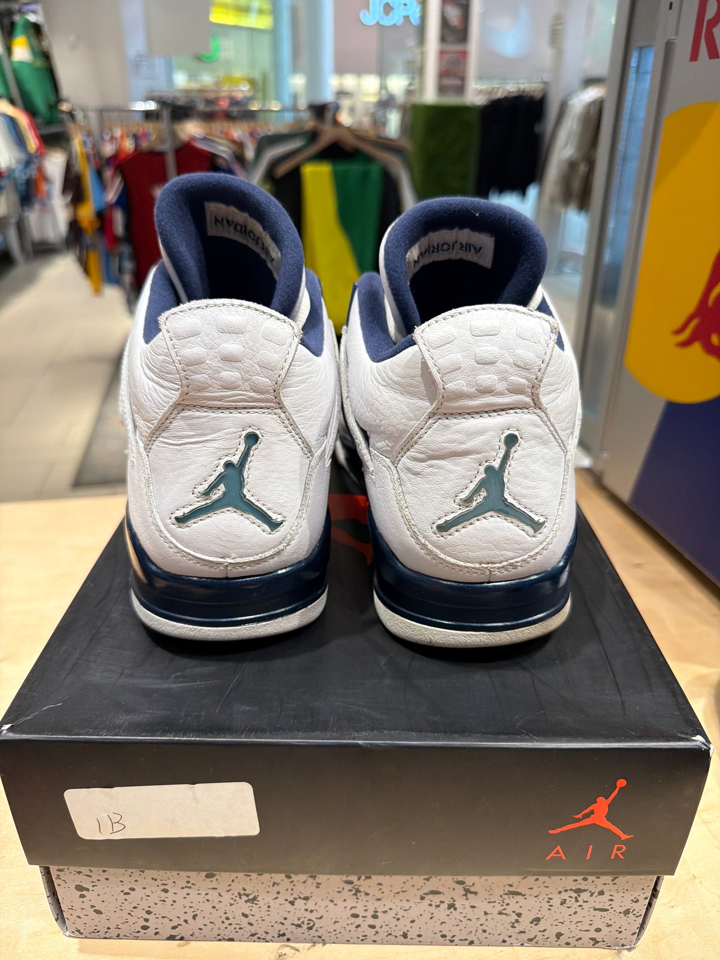 Jordan 4 Columbia (Size 10.5)