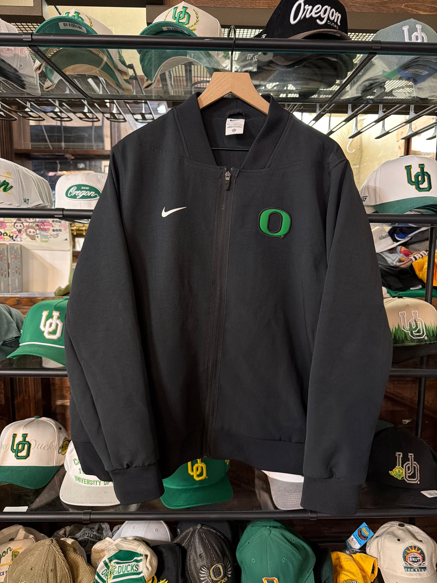 Oregon Nike Team Issued Jacket (XXL)