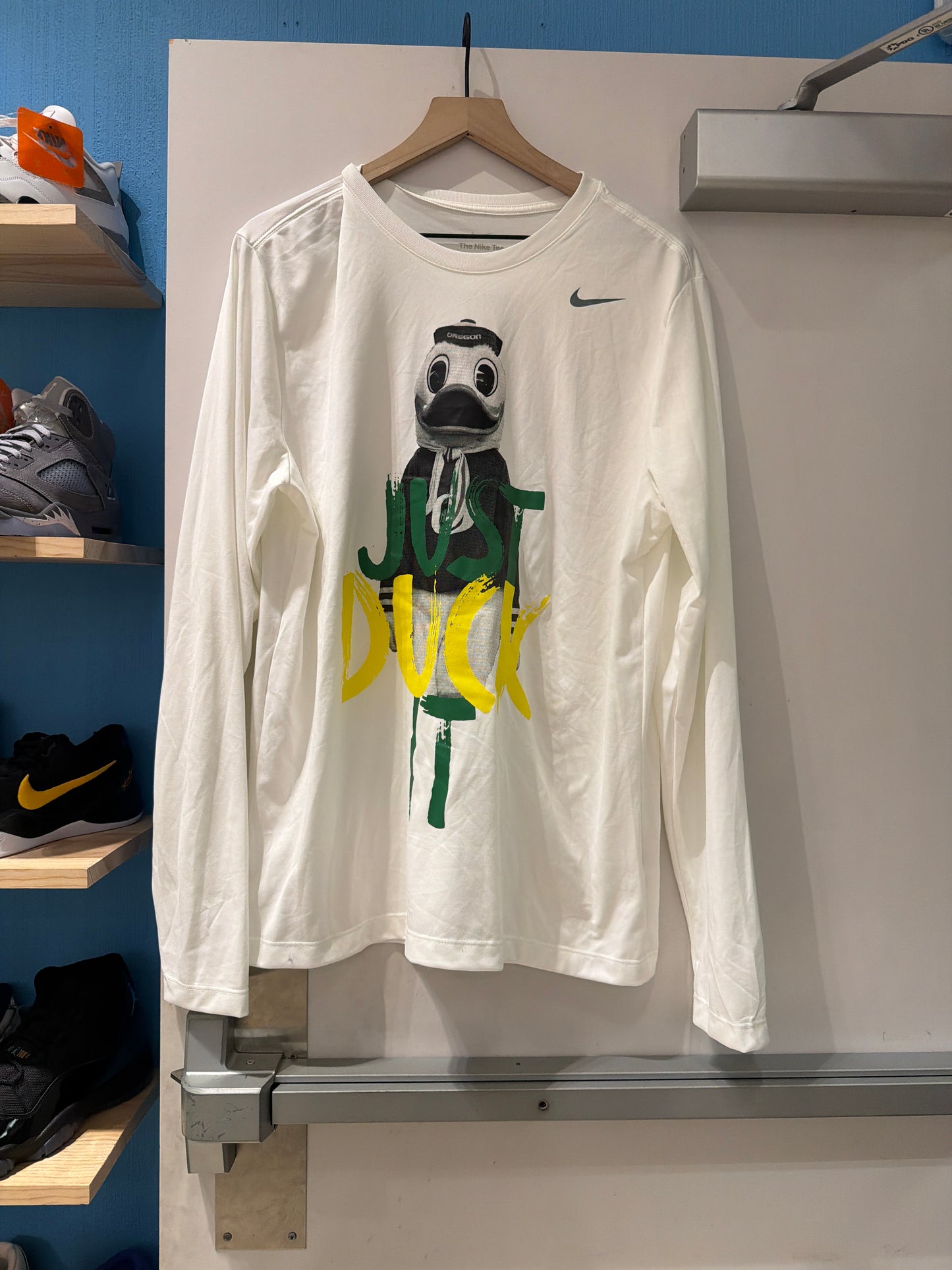 Oregon Duck Team Issued Warm Up Shirt (L)