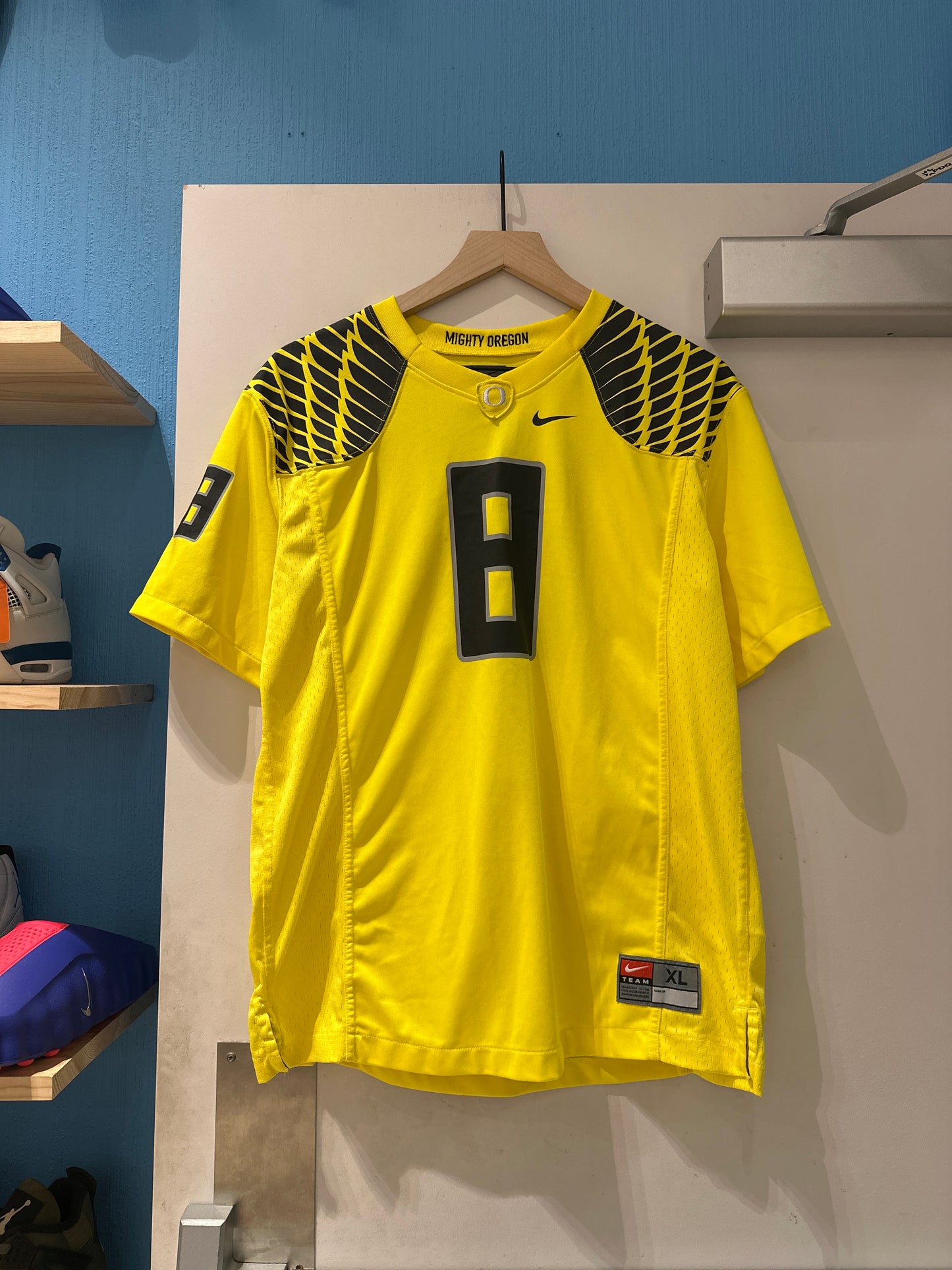 Oregon #8 Jersey( Youth XL)