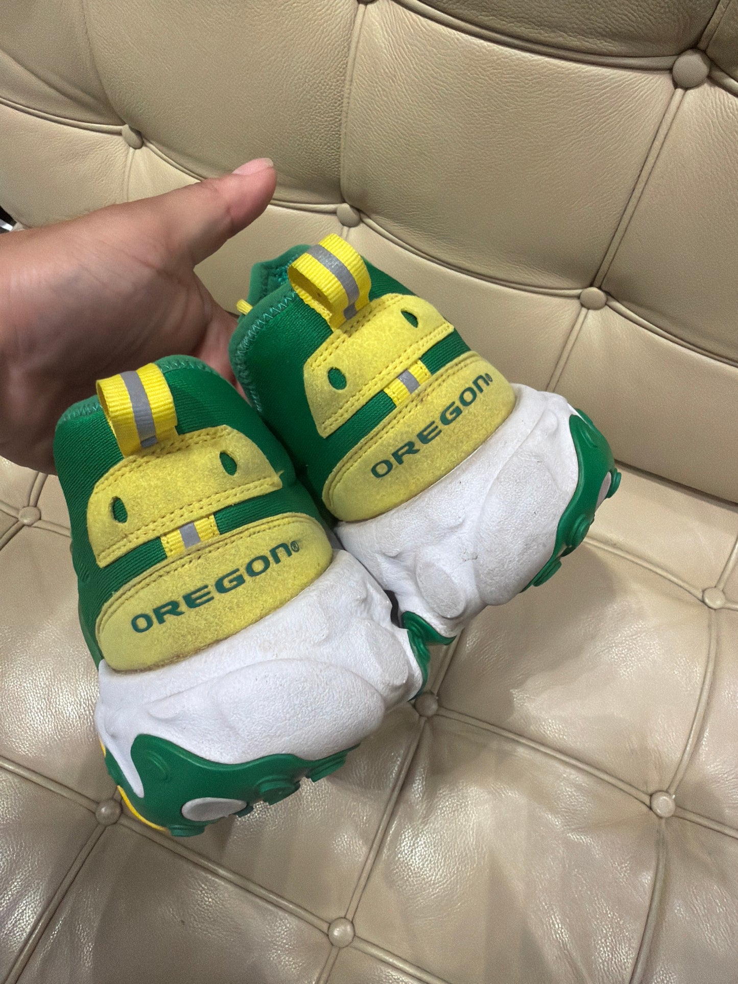 Oregon Team Issued Presto (Size 11)