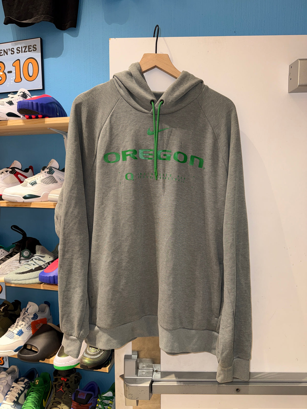 Oregon Team Issued Basketball Hoodie (XL)