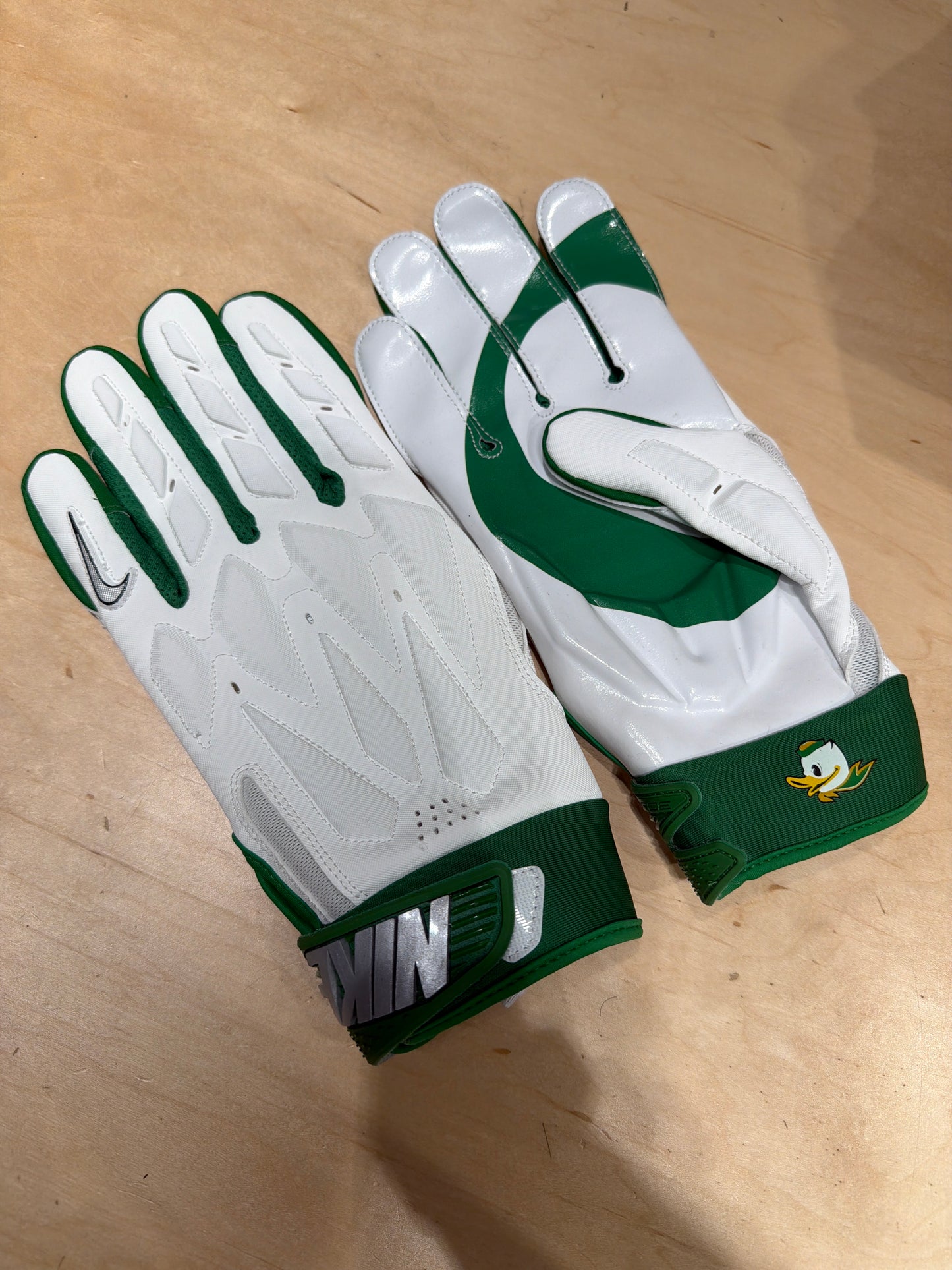 Oregon Team Issued Gloves New (3XL)