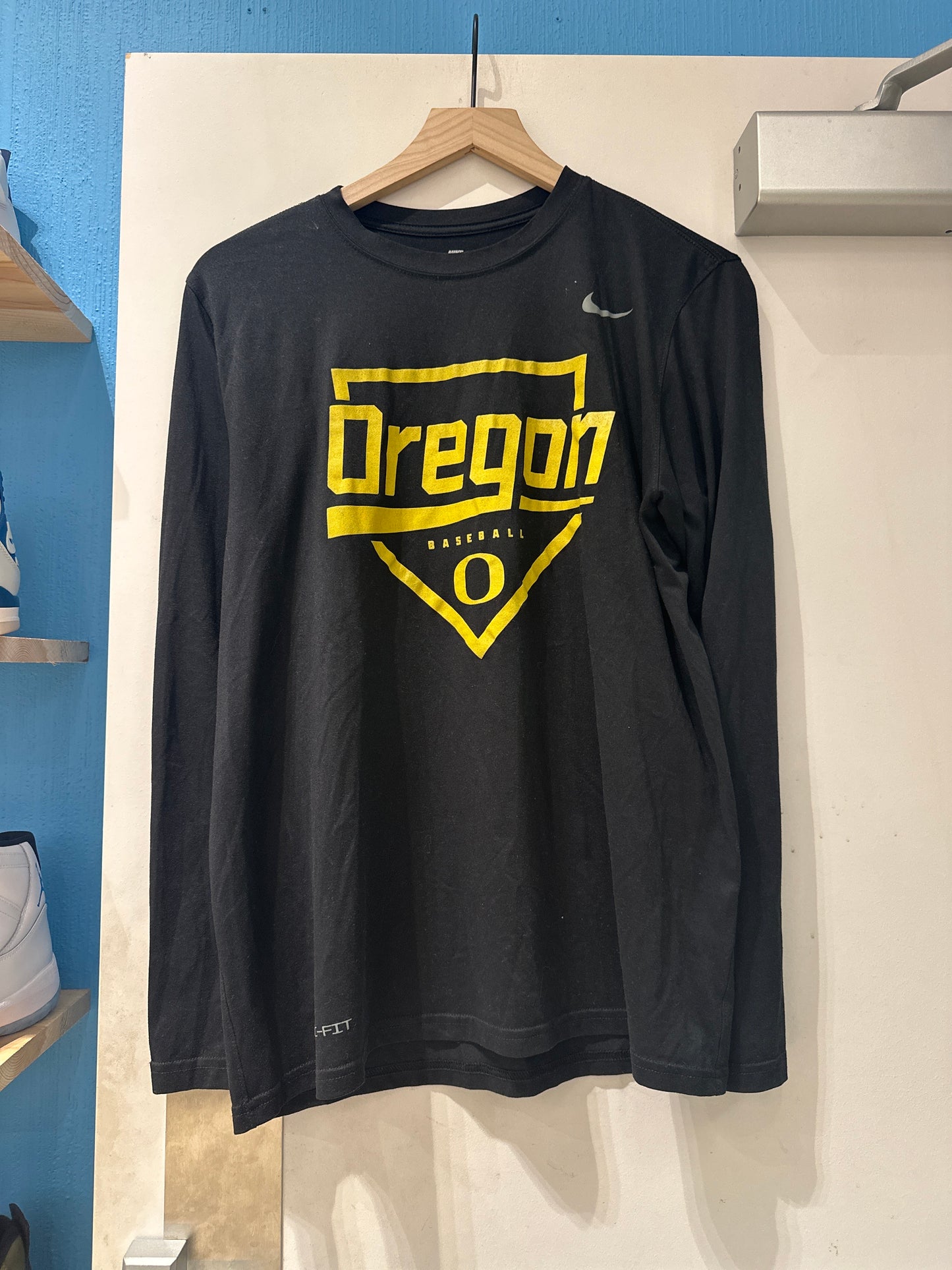 Oregon Baseball Team Issued Long Sleeve(L)