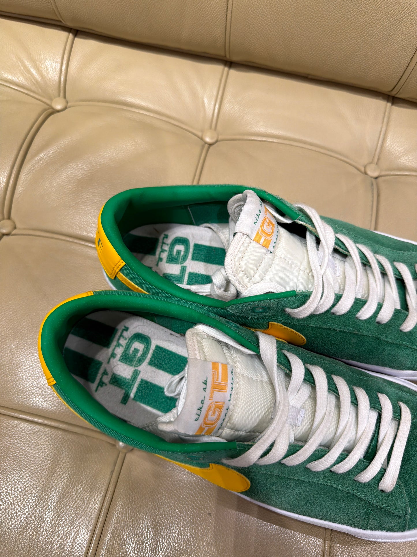 Oregon Zoom Blazer (Size 11)
