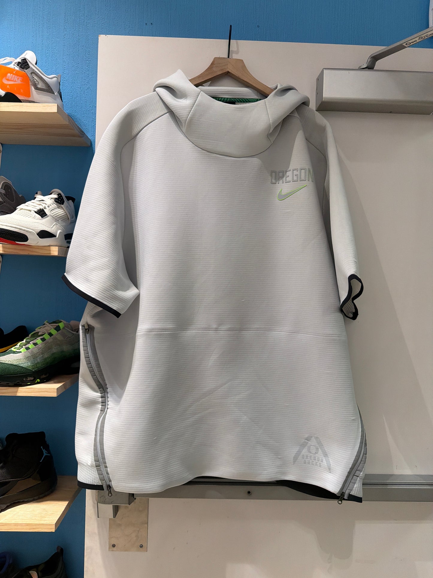 Oregon Team Issued Nike Short Sleeve Hoodie (3XL)