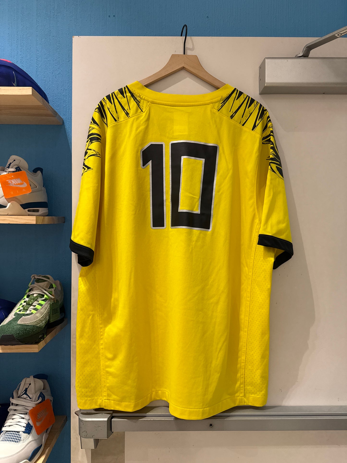 Oregon Ducks #10 Jersey (XXL)