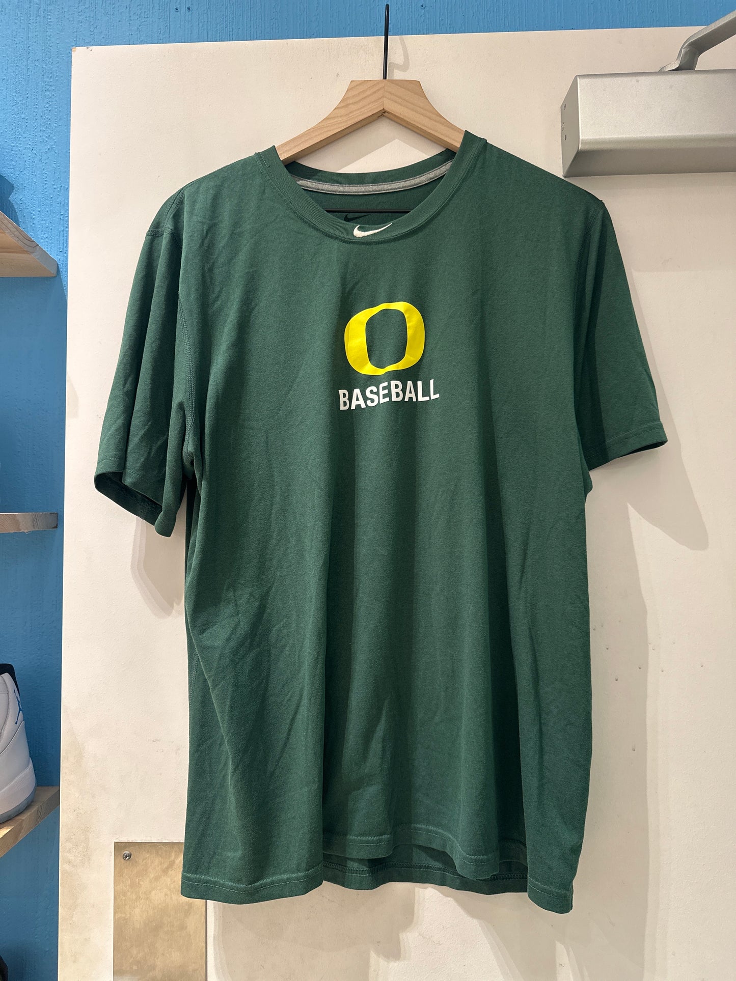 Oregon Baseball Team Issued Tee(L)