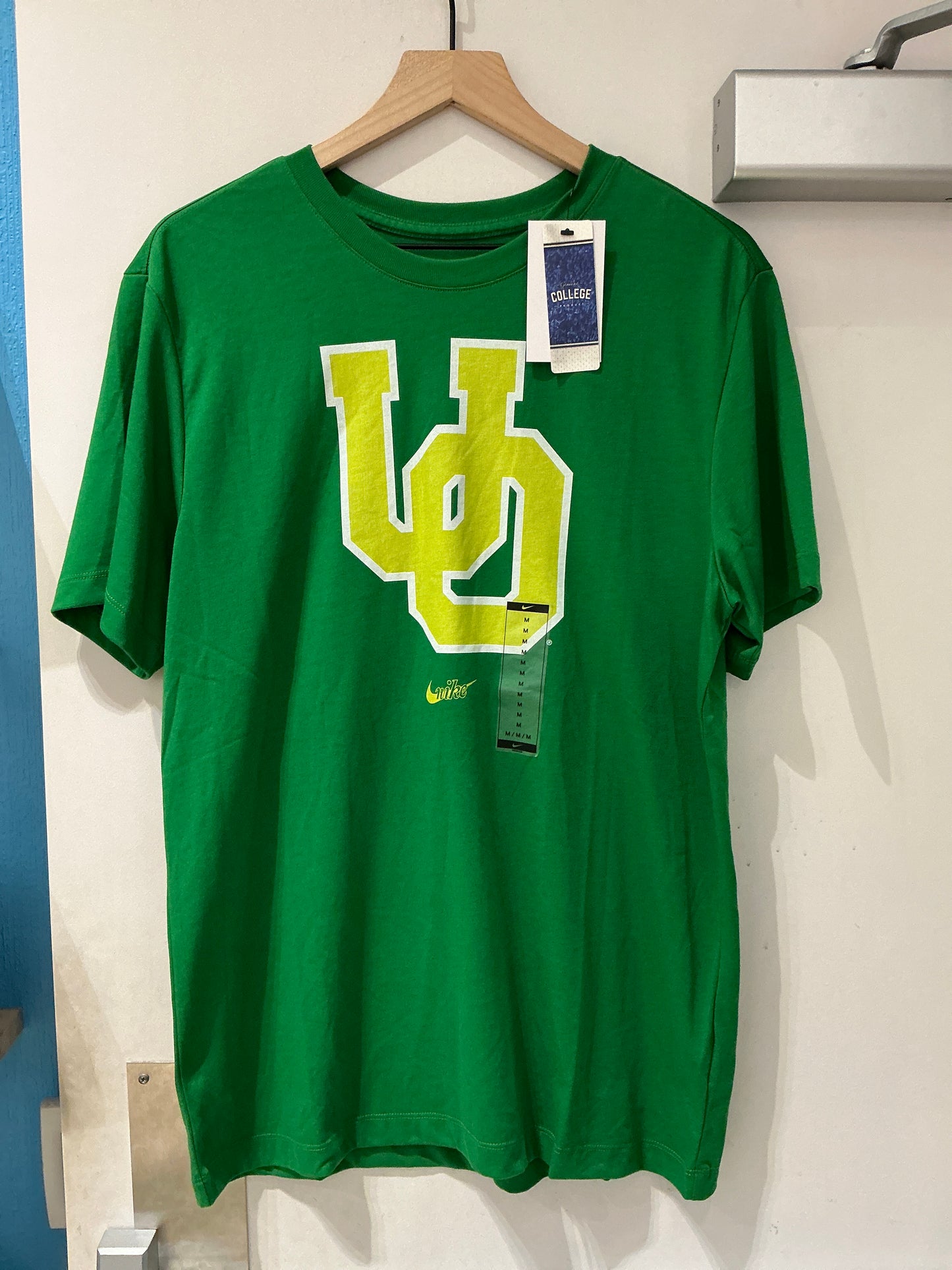 Oregon “UO” Tee (Medium) New