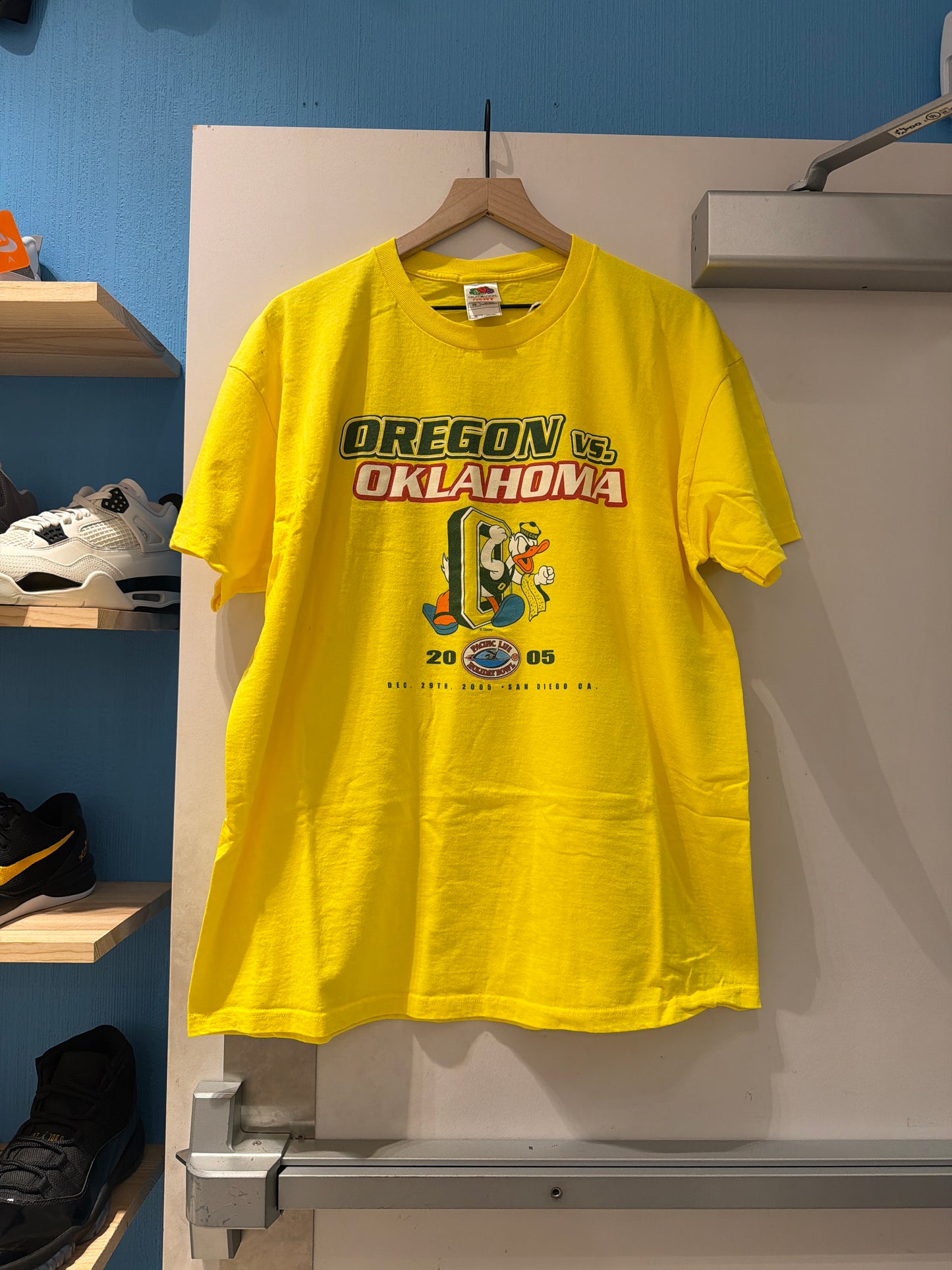 05 Holiday Bowl Tee (XL)