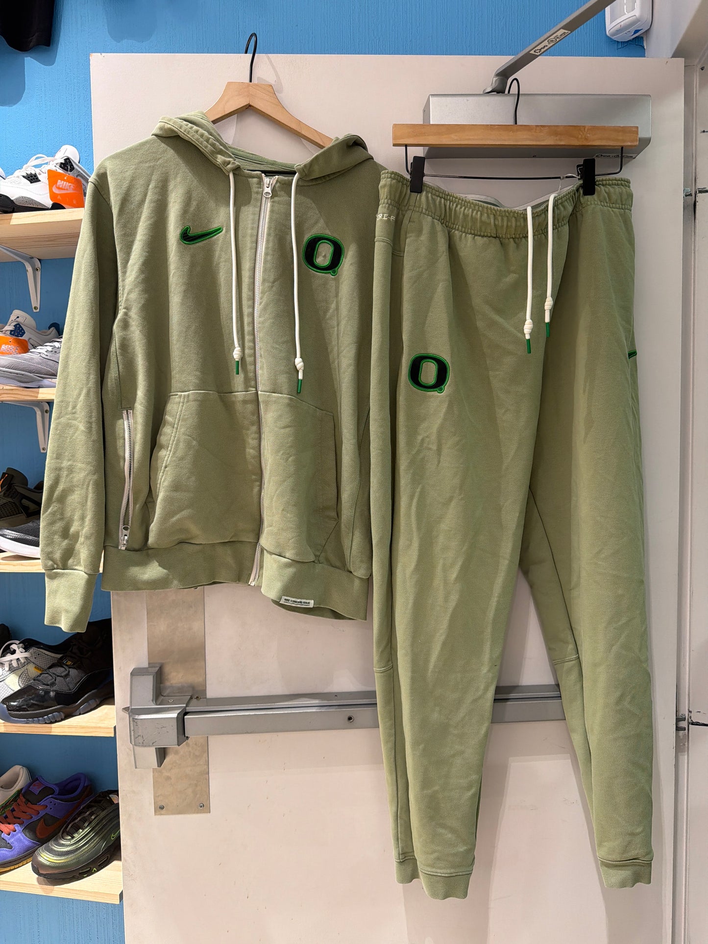 Oregon Team Issued Travel Set (L)