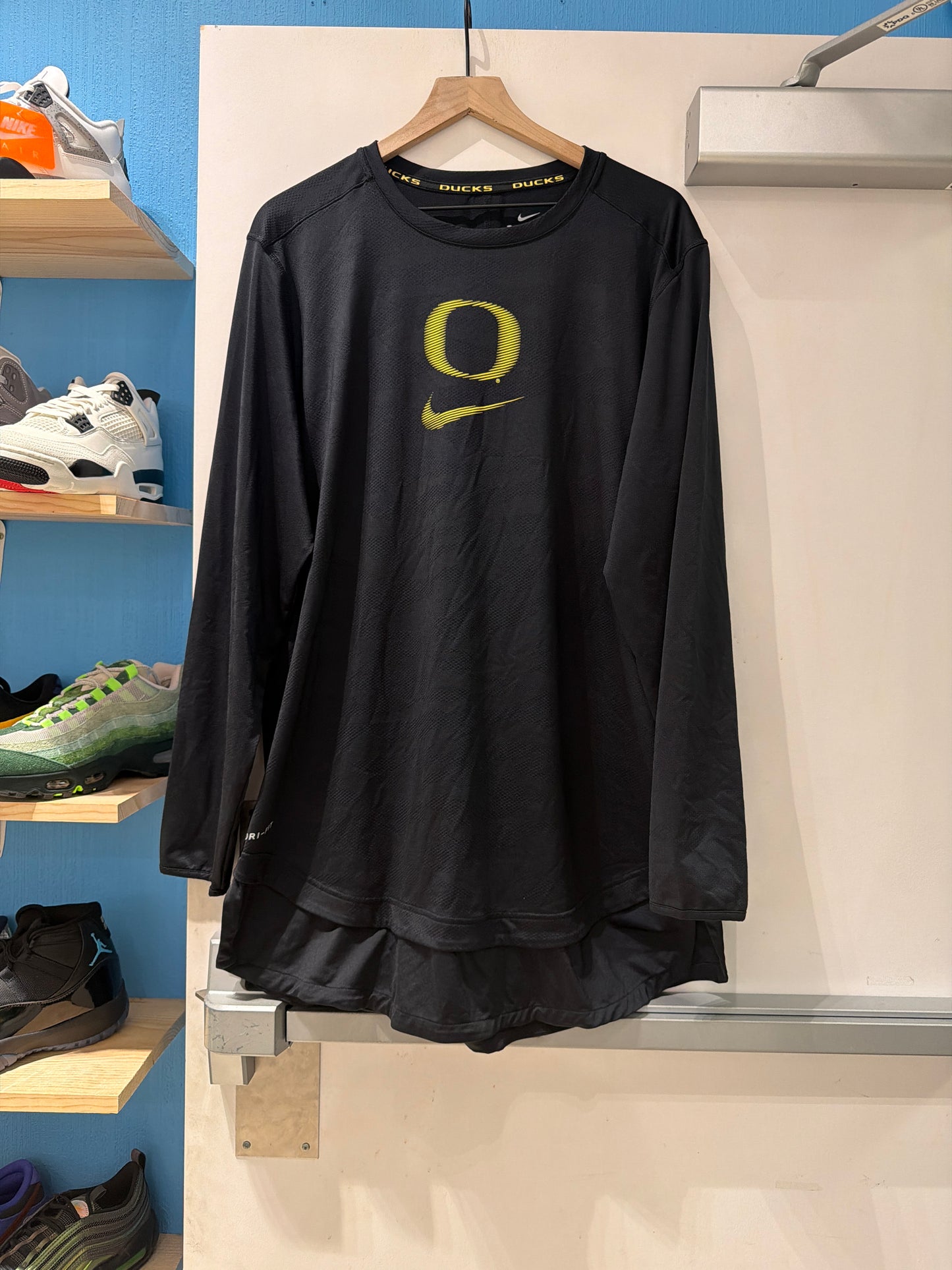 Oregon Ducks Team Issued LS (L)