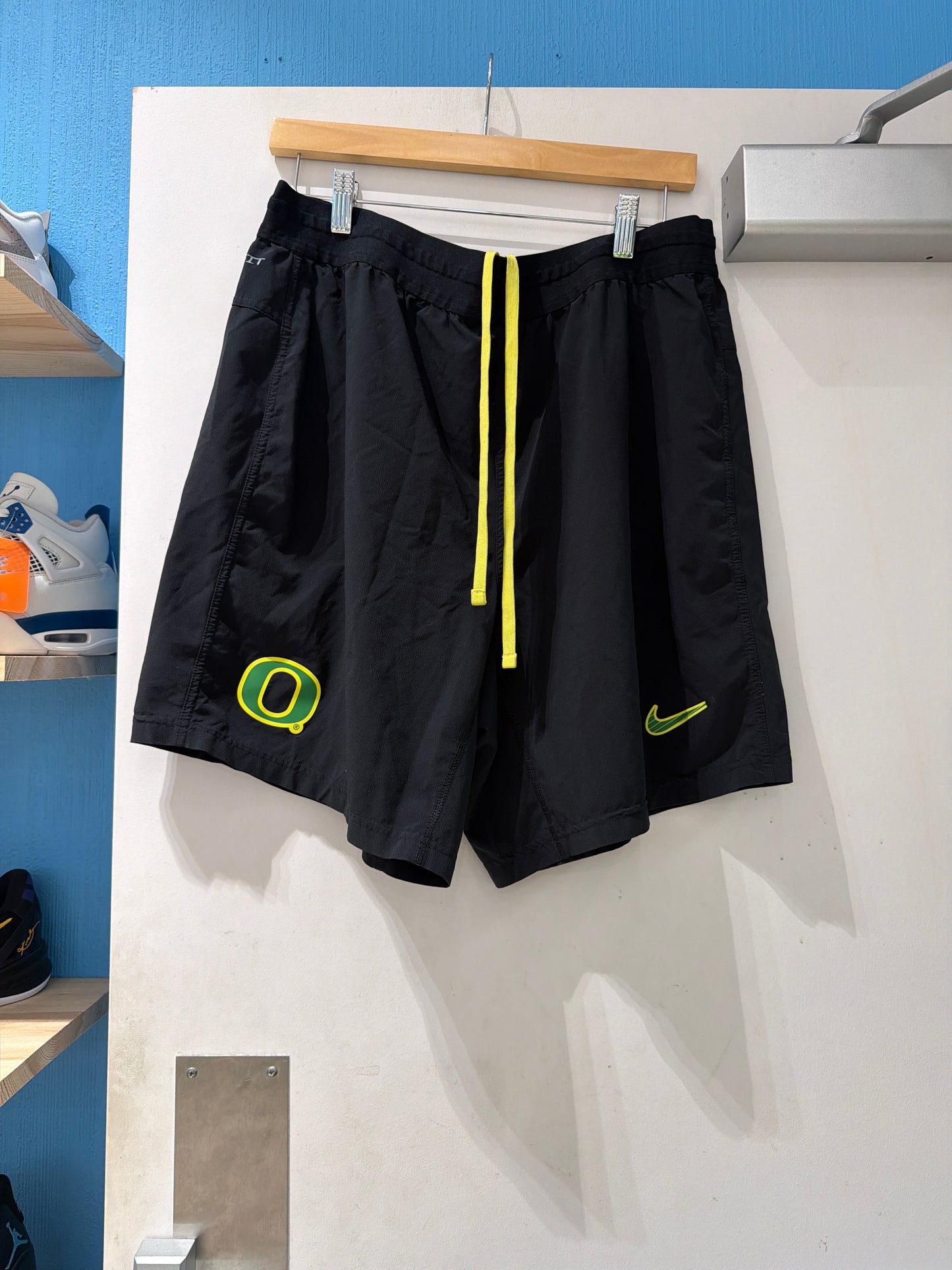 Oregon Team Issued Shorts (L)