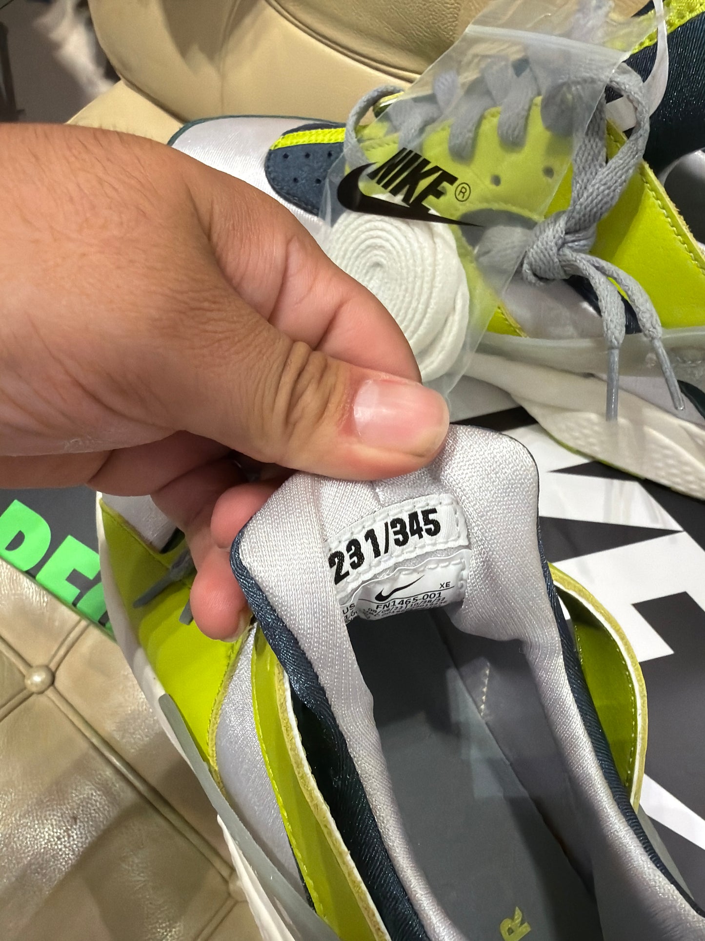 Oregon Team Issued Huaraches Nike Brand New (Size 11)