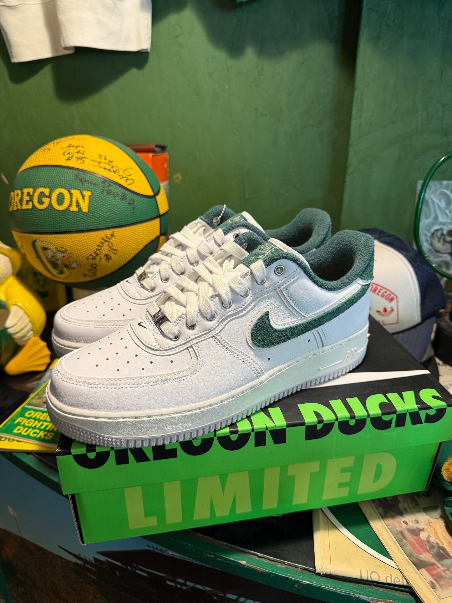 Oregon DOAF Nike Air Force 1 Size 11.5 New