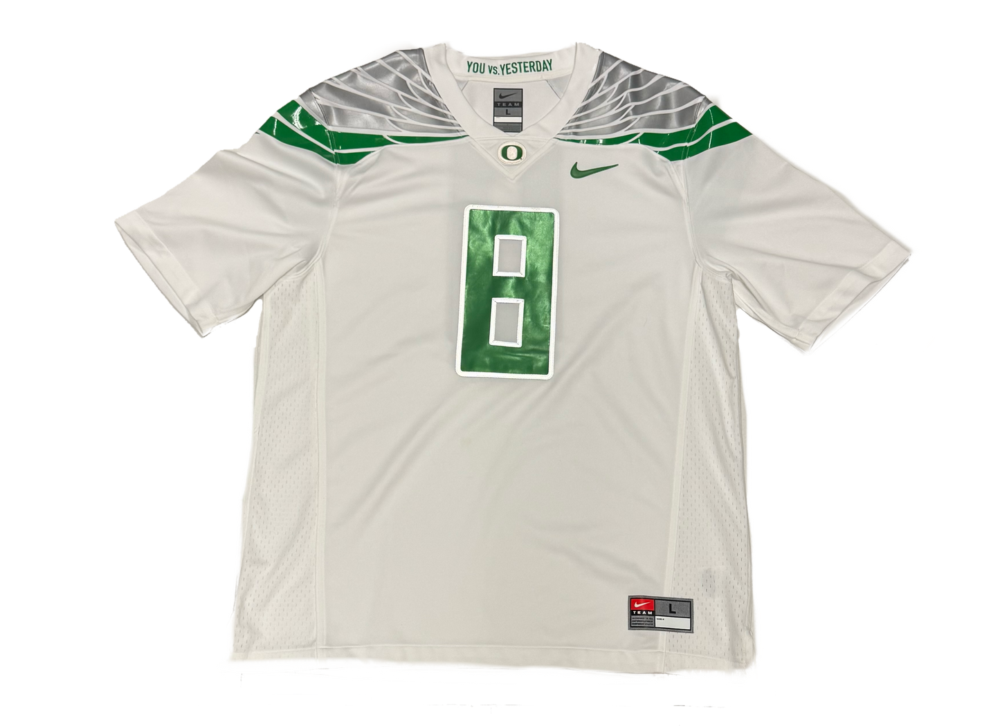Oregon White Mariota Jersey #8