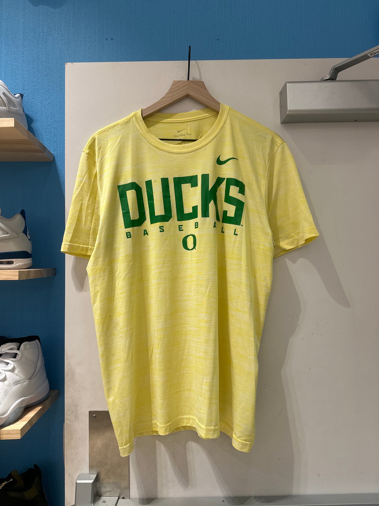 Oregon Baseball Team Issued Tee(L)