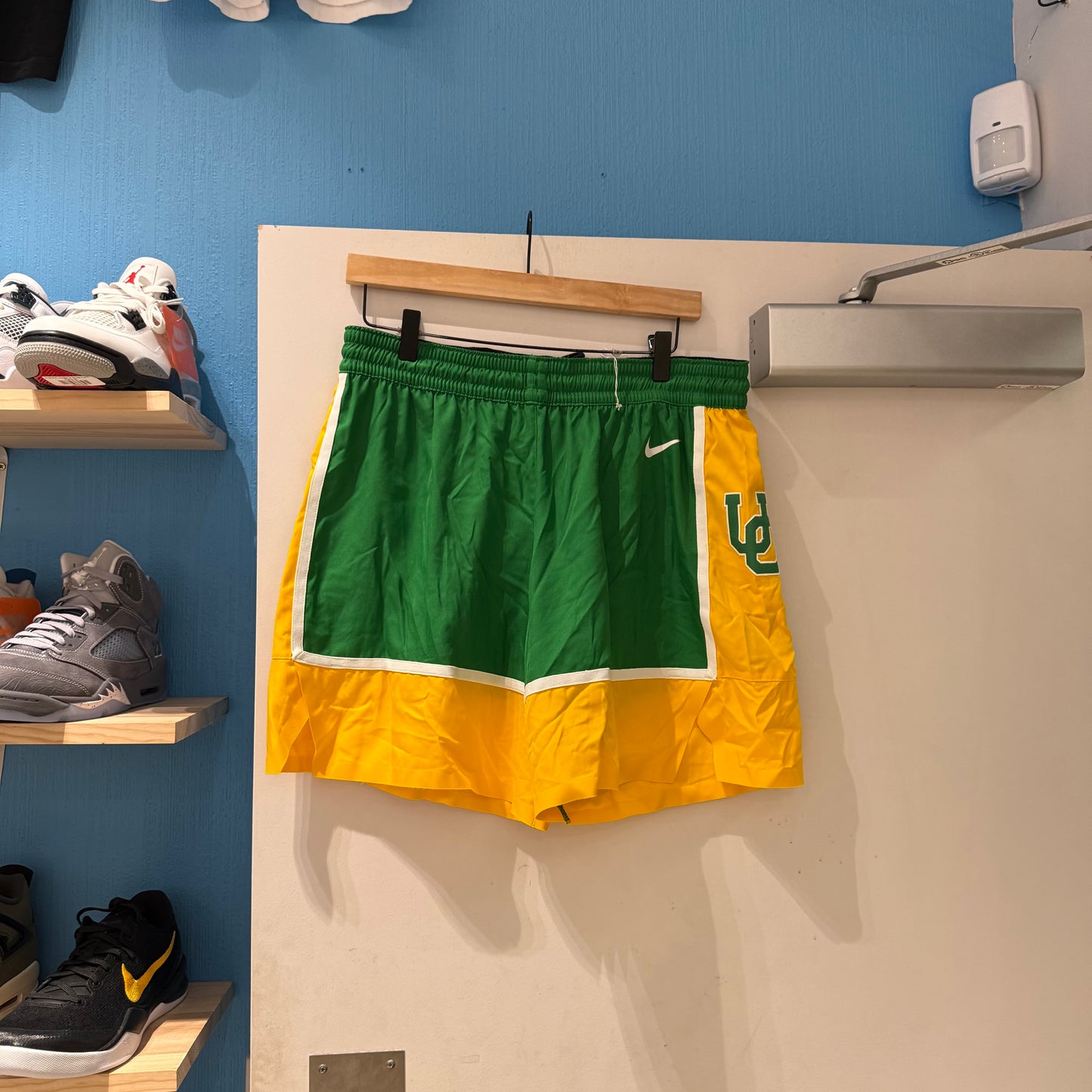 Oregon UO Game Worn Shorts (32)