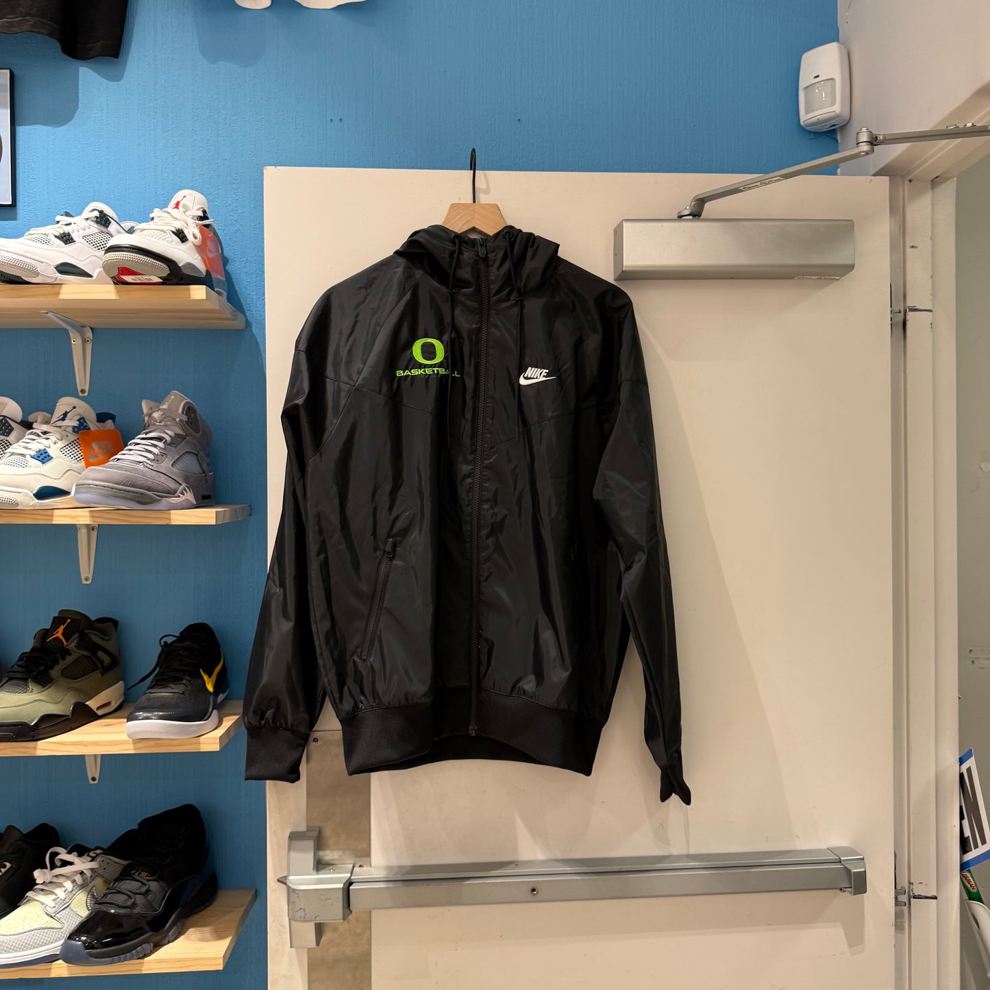 Oregon Basketball Team Issued Nike Jacket (S)