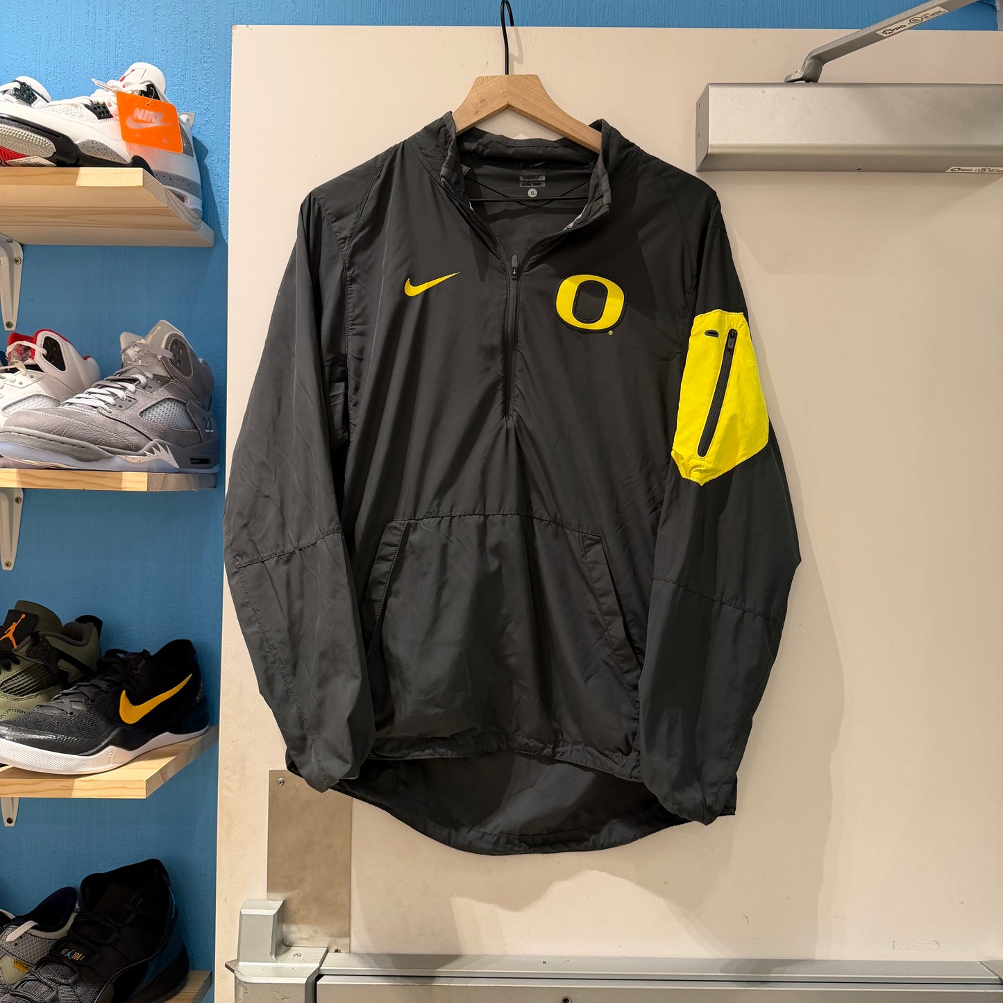 Oregon Nike Light Windbreaker