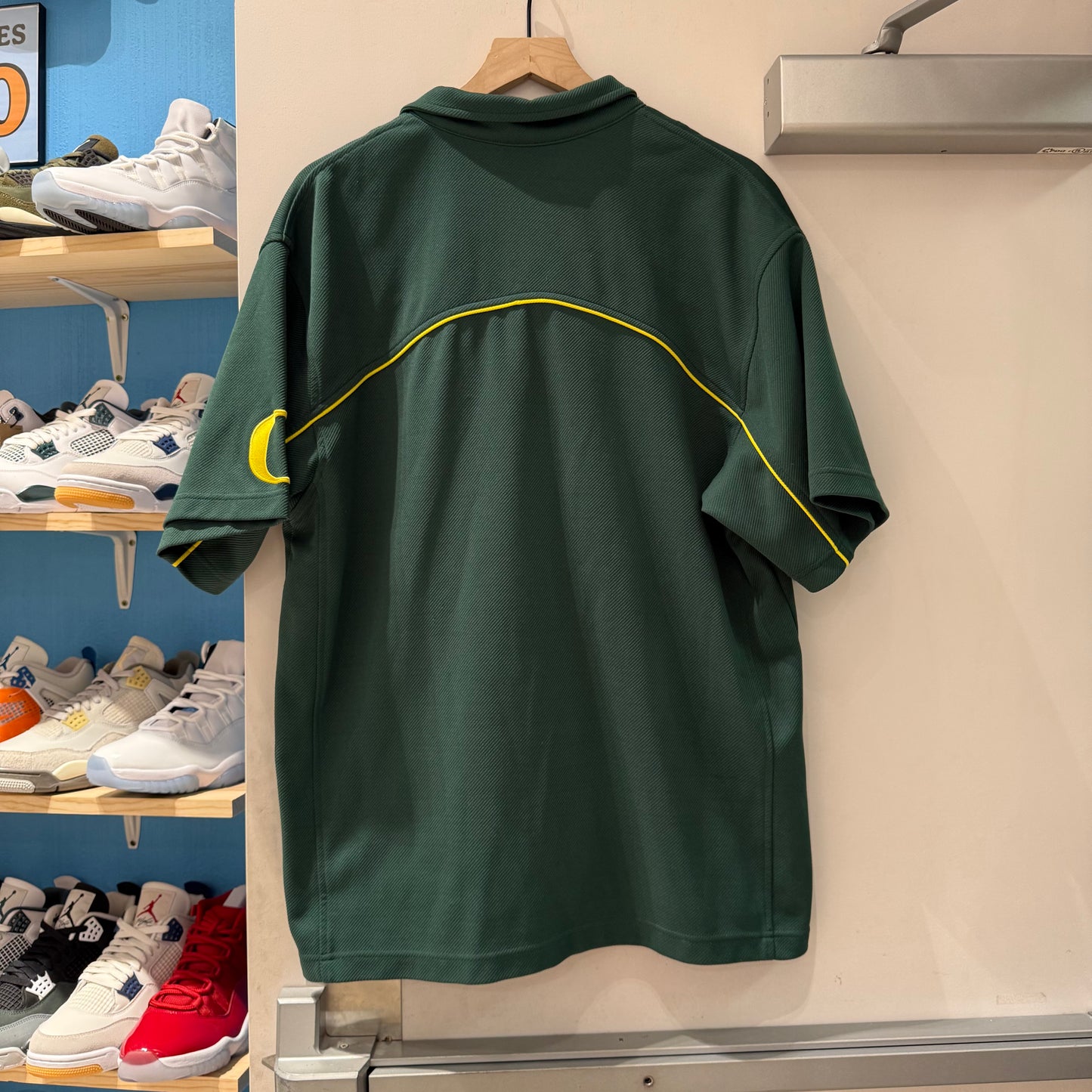 00s Oregon Basketball Button-Up