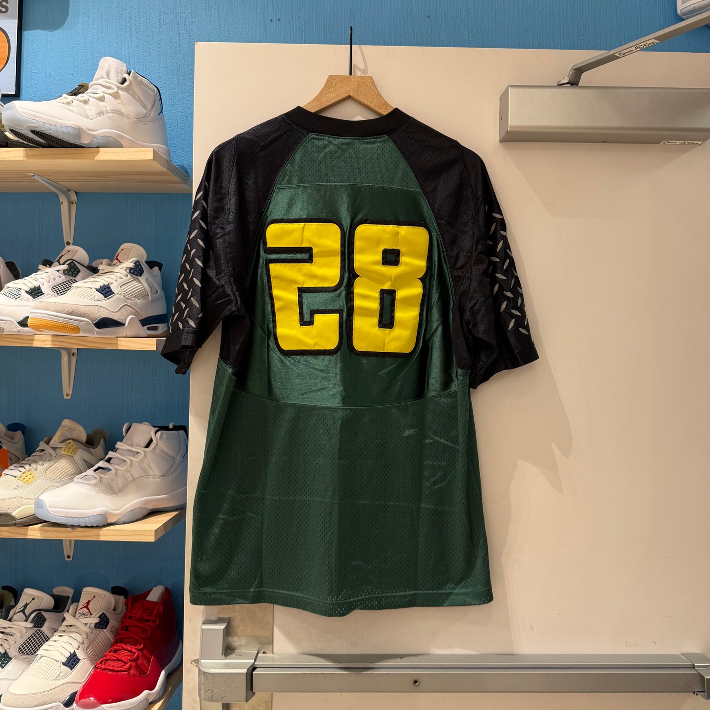 Oregon Ducks M Jersey #28
