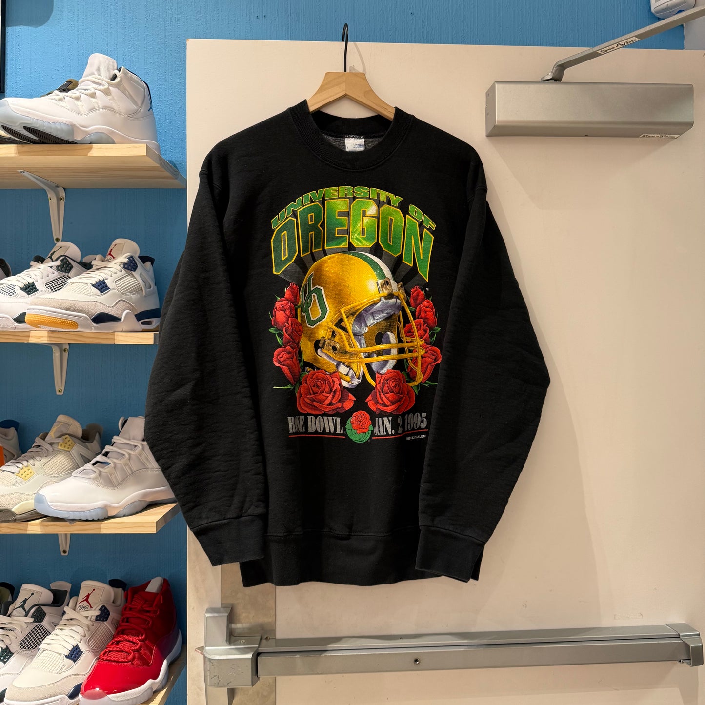 95 Rosebowl Black Crewneck