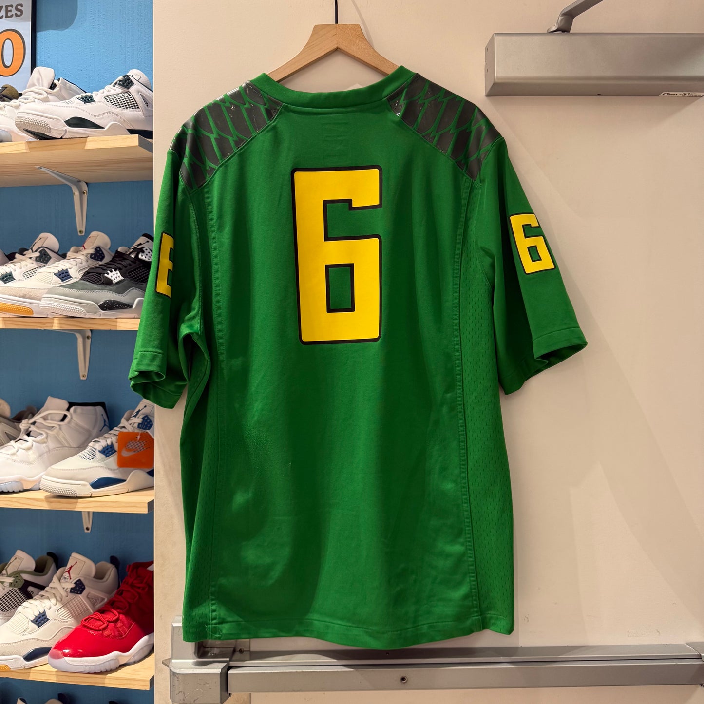 Oregon Ducks Jersey #6 - XL