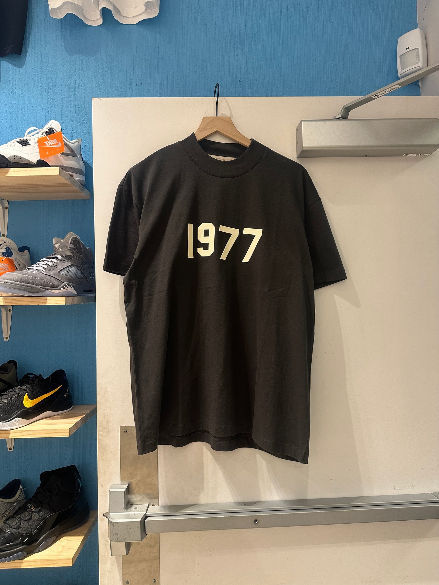 1977 Essential Tee