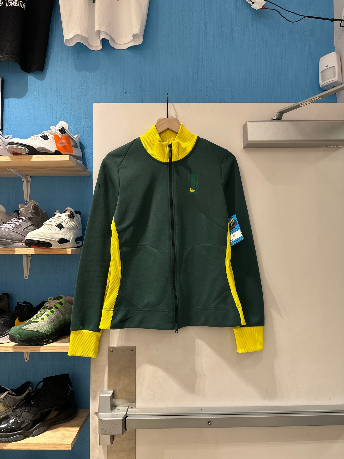 UO Youth Zip up (YOUTH M)