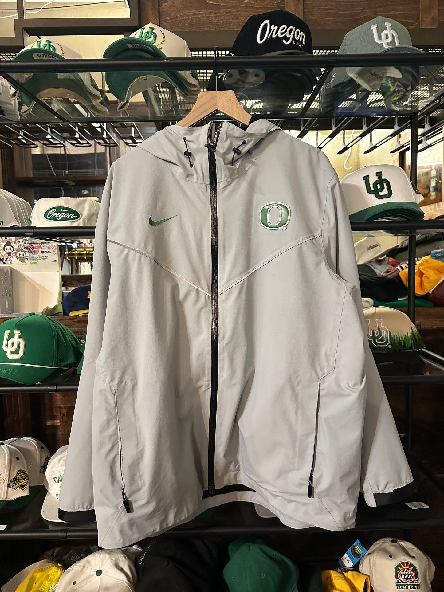 Oregon Player Issued Jacket Team Issued (XL)
