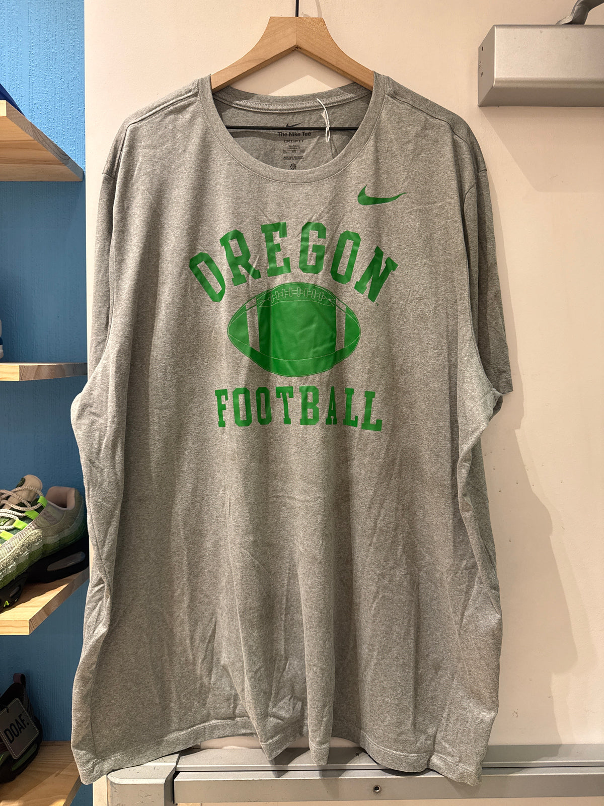 Team Issued Nike Oregon Football Tee (3XL)