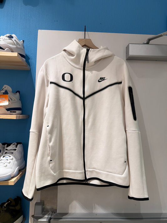 Oregon Team Issued Nike Tech (L)