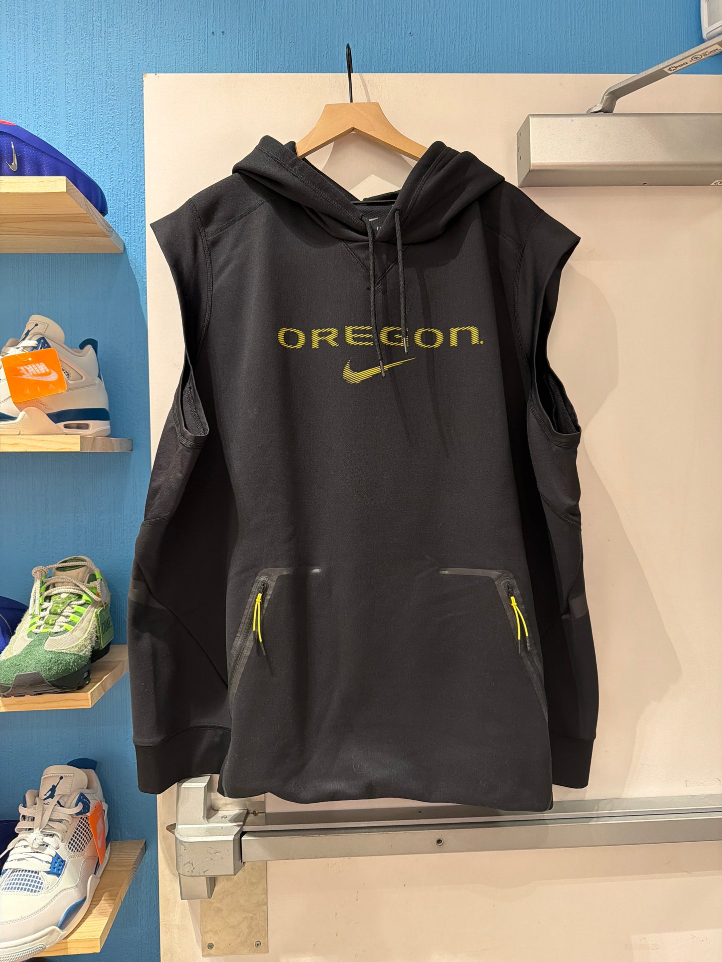 Oregon Team Issued Sleeveless Nike Tech Hoodie (3XL)