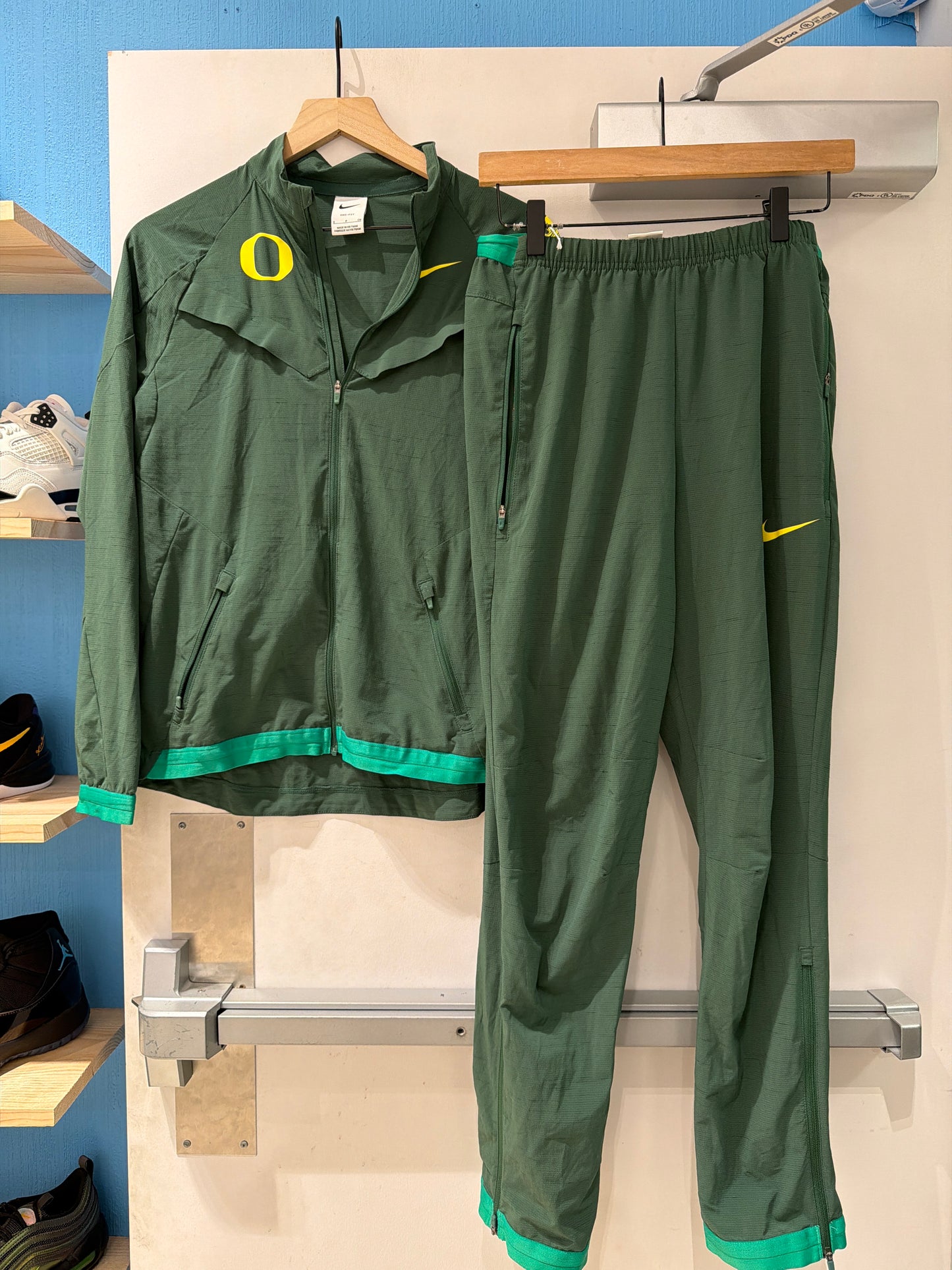 Oregon Track Team Issued Suit (S)