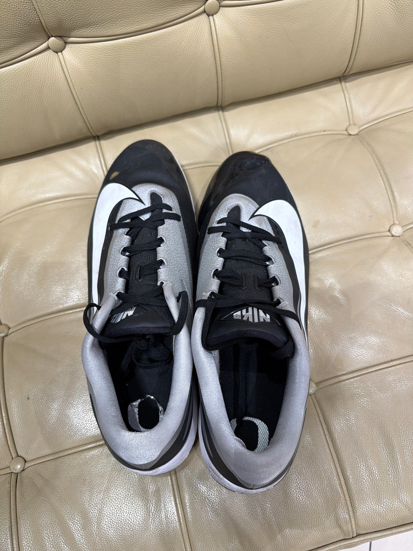 Oregon Team Issued Game Worn Cleats (Size 14)