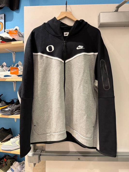 Oregon Team Issued Nike Tech Rare (2XL)