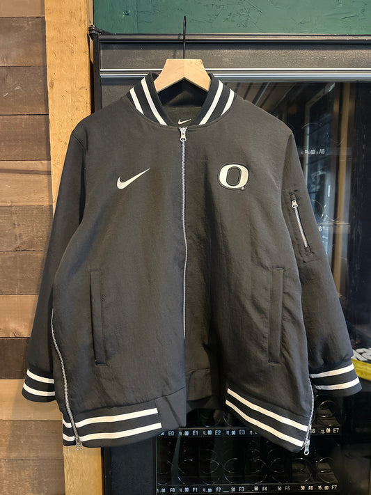 Oregon Team Issued Jacket(Women’s XL)