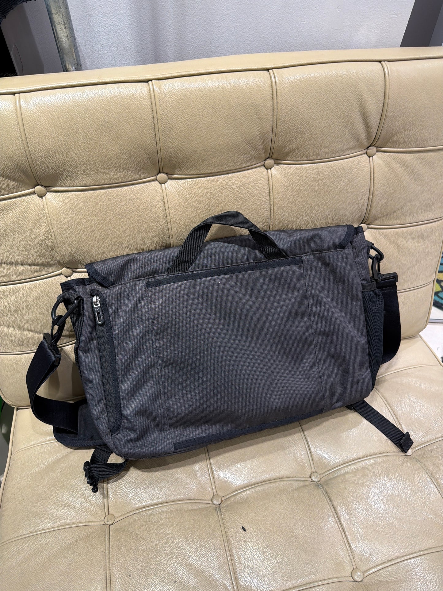Oregon Team Issued Bag
